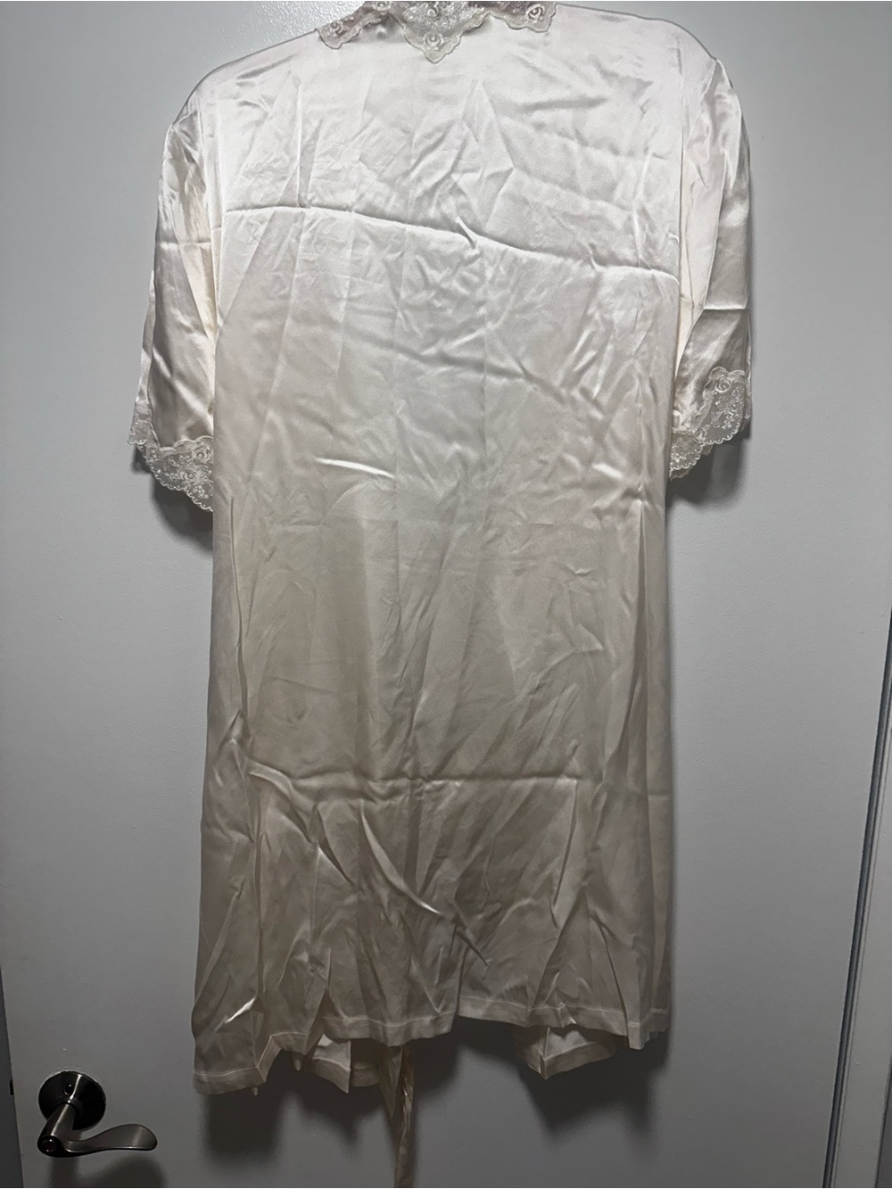 Ginia 100% Silk Robe - Picture 7 of 7